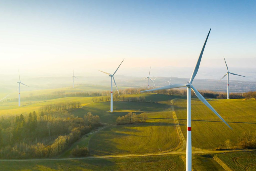 Windräder auf Feld